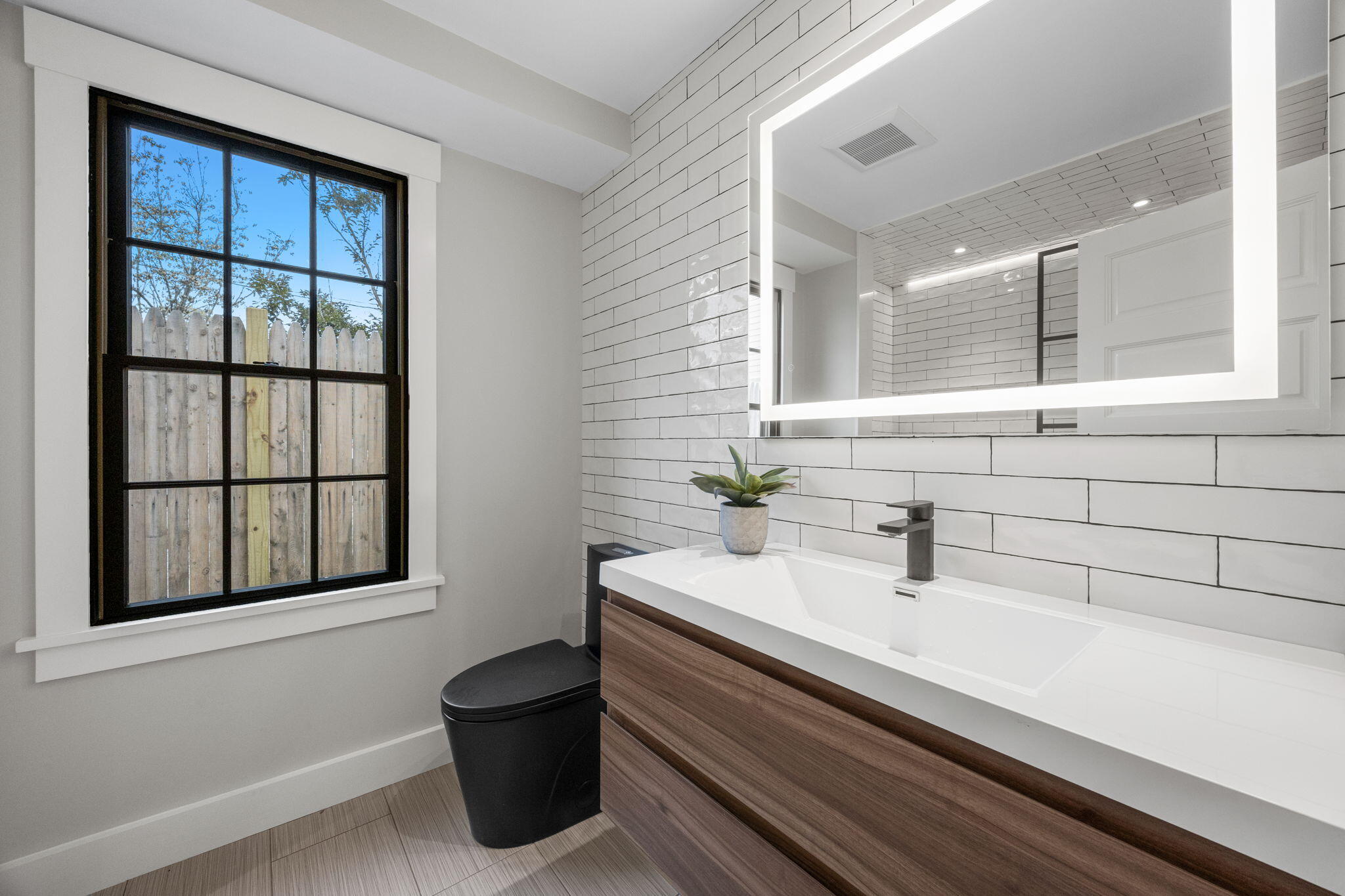 404 Commercial Street # 1, Provincetown Unit: 1