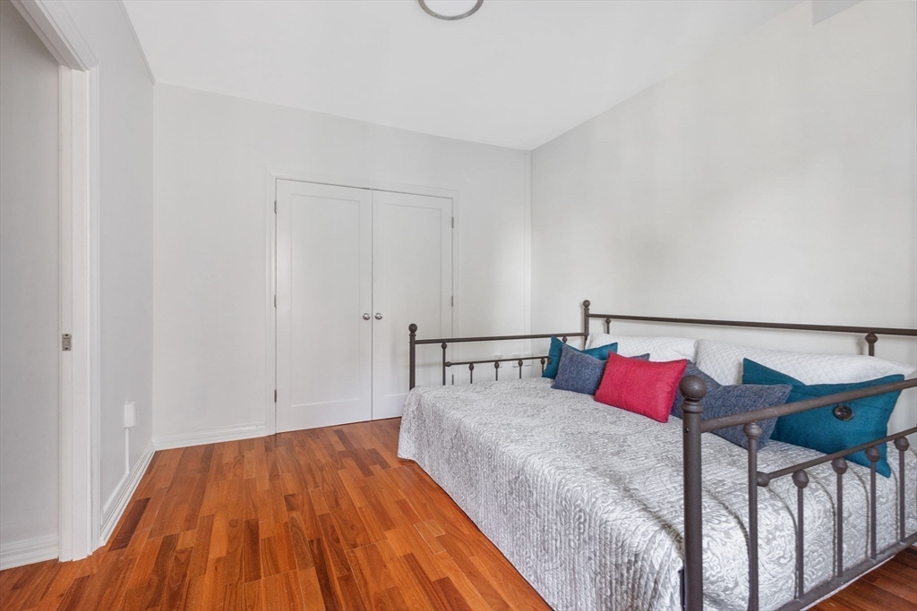 20 Chapel St # B603