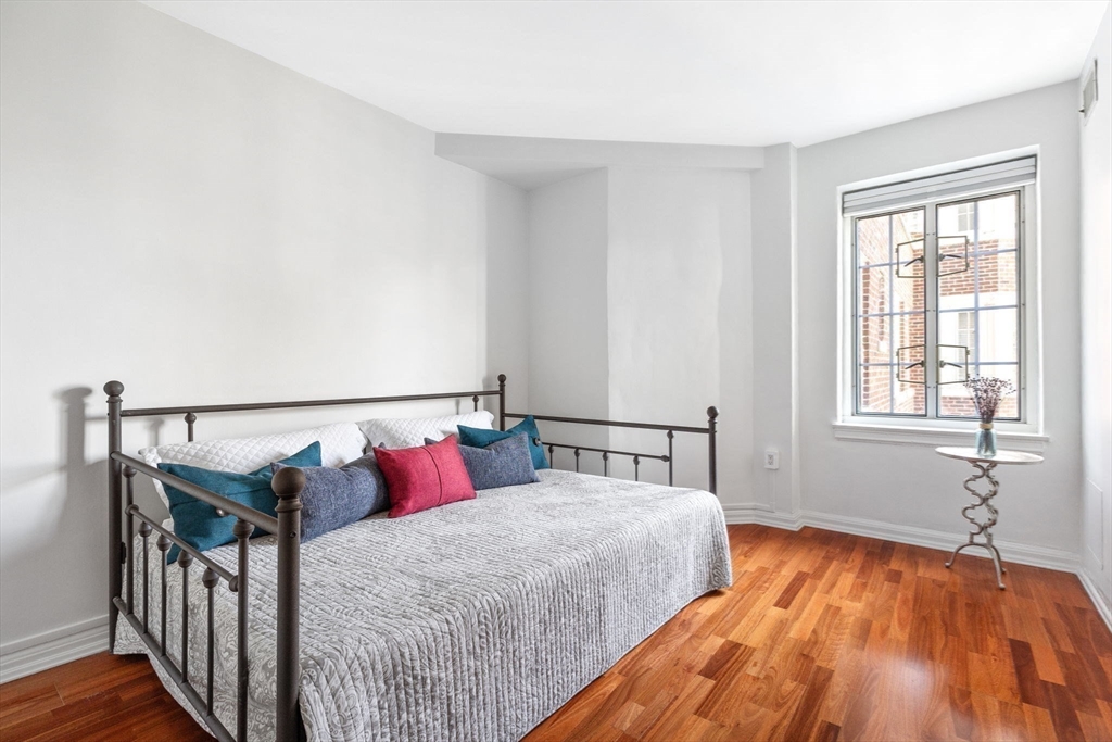 20 Chapel St # B603