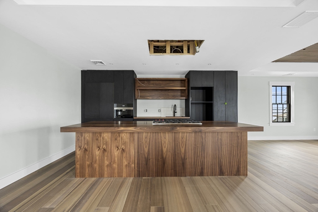 404 Commercial Street # 2