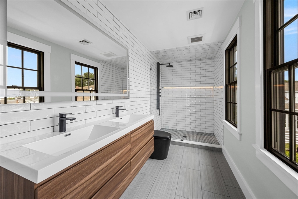404 Commercial Street # 2