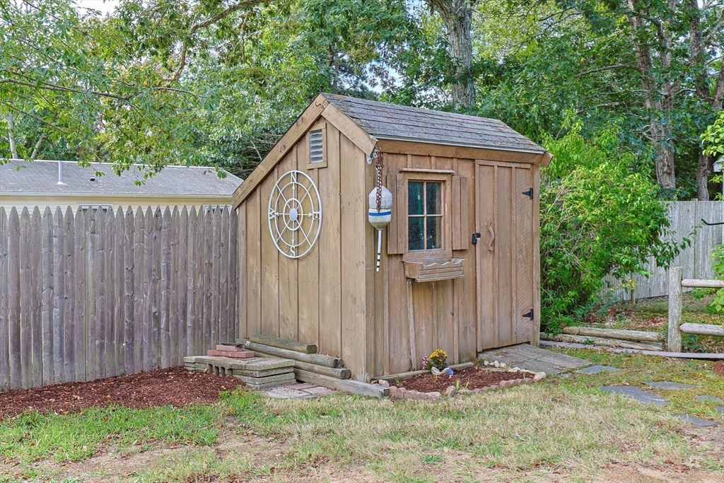 35 Driftwood Cir