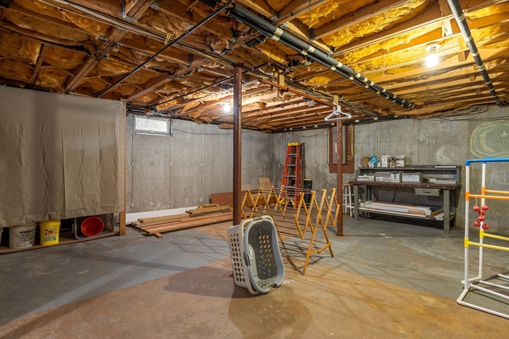 35 Driftwood Cir