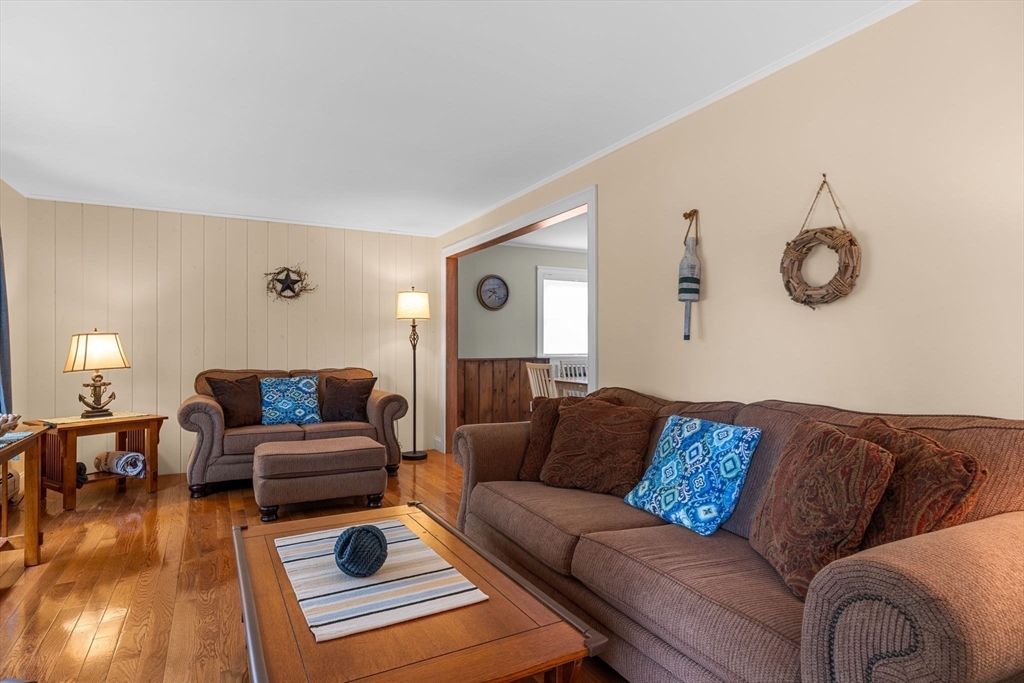 35 Driftwood Cir