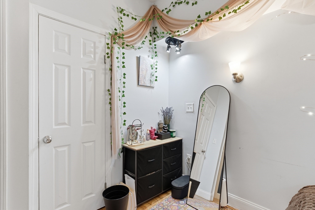 881 Harrison Ave # 1