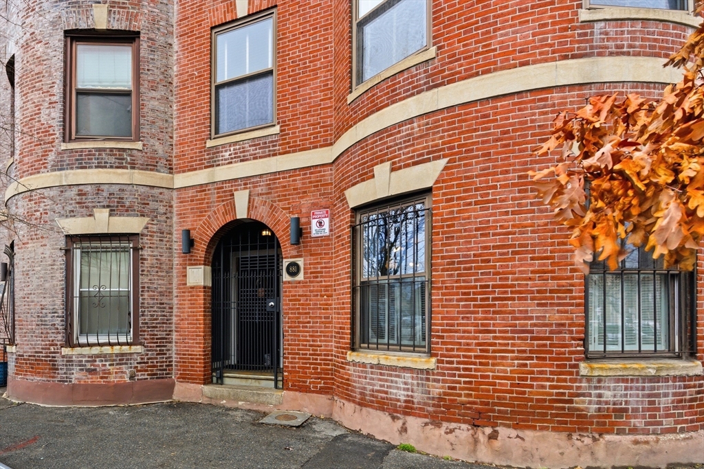 881 Harrison Ave # 1