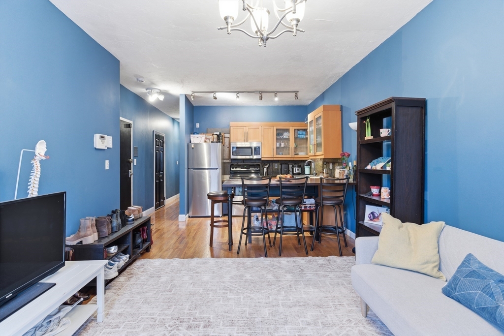 881 Harrison Ave # 1