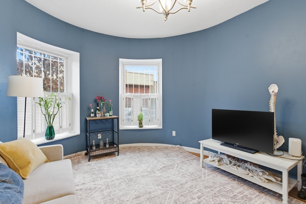 881 Harrison Ave # 1