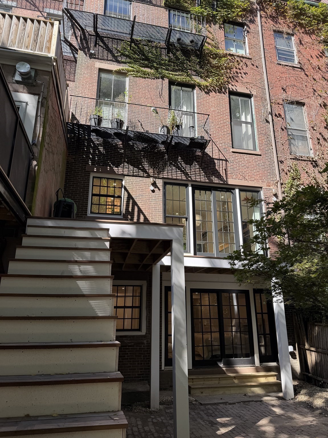320 Shawmut Ave # 1