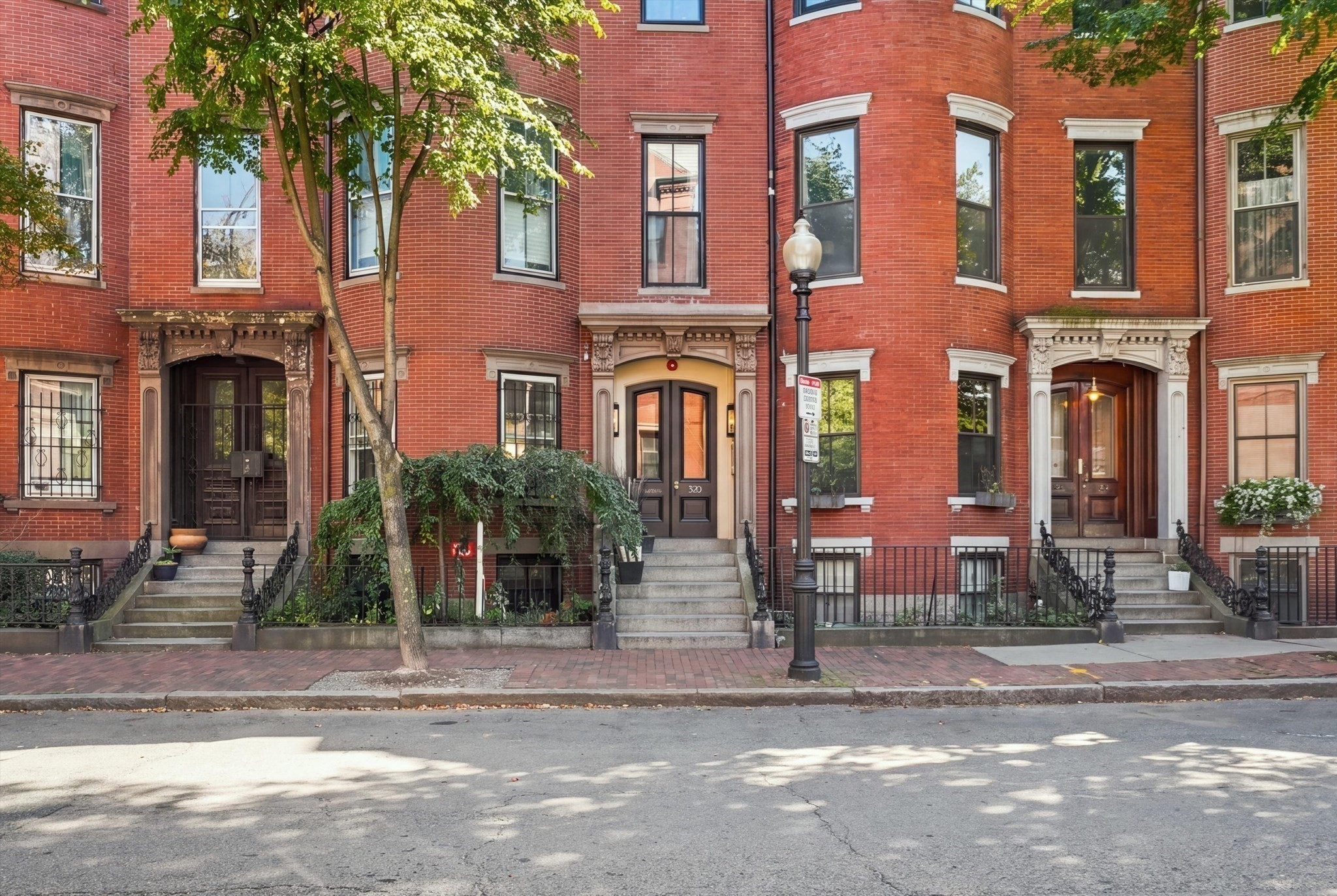 320 Shawmut Ave # 1