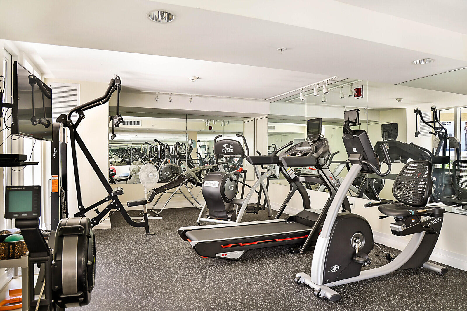 1617 N Flagler Drive 304