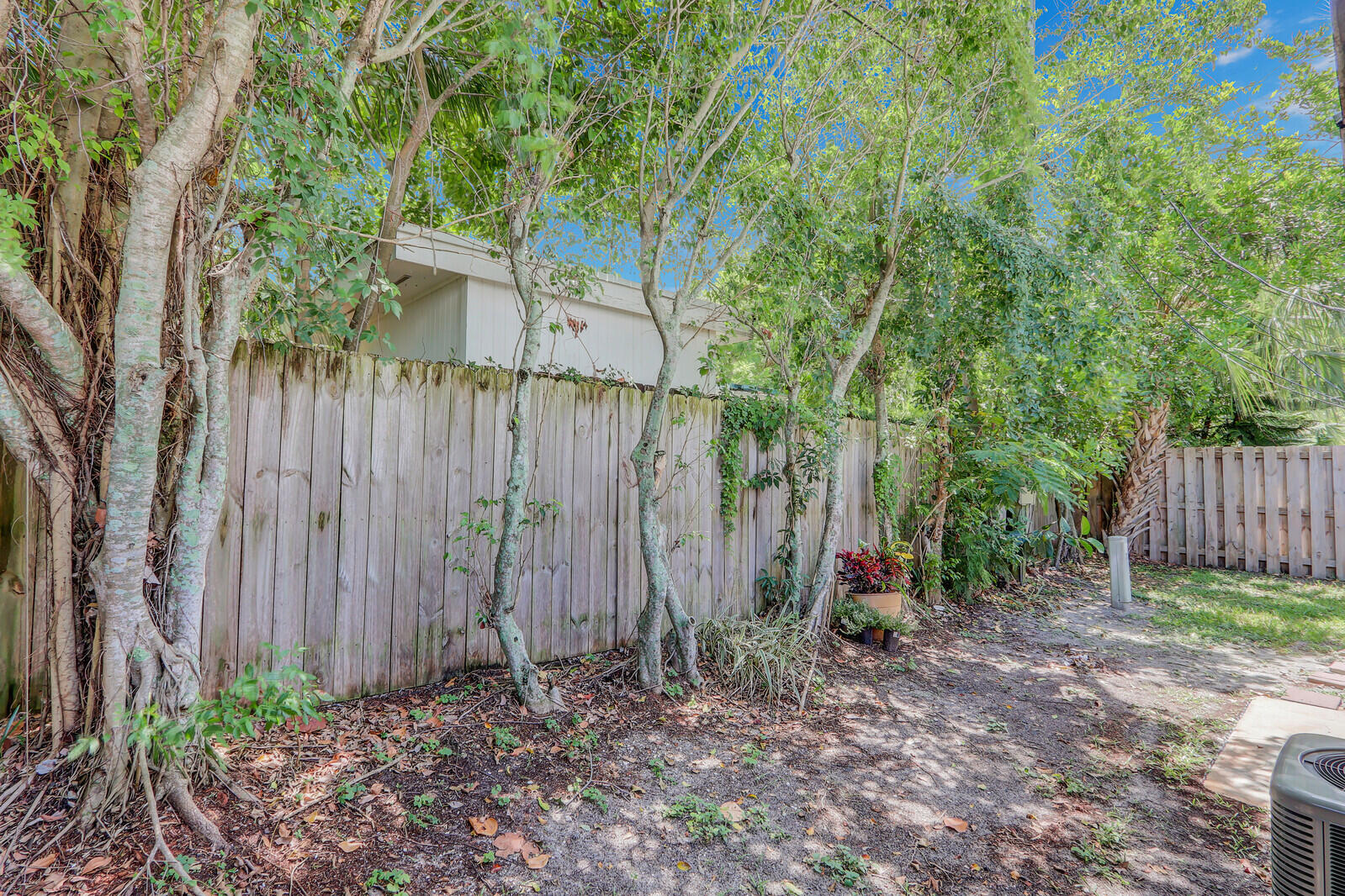 1878 Windsor Drive