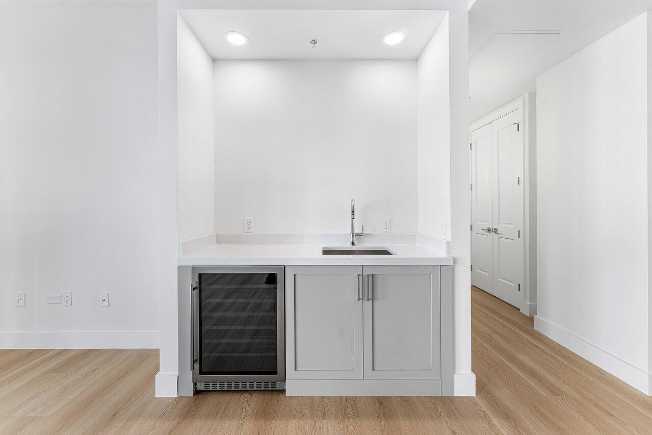178 Lake Drive 4102