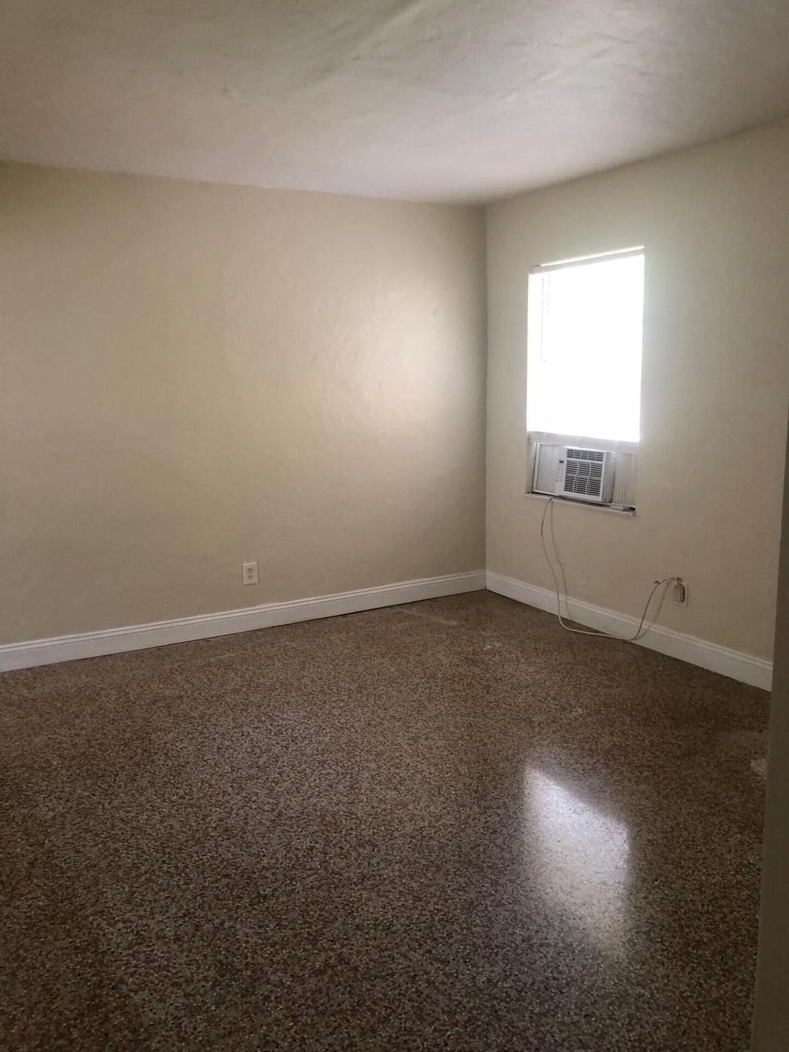 523 N M Street Unit: 4