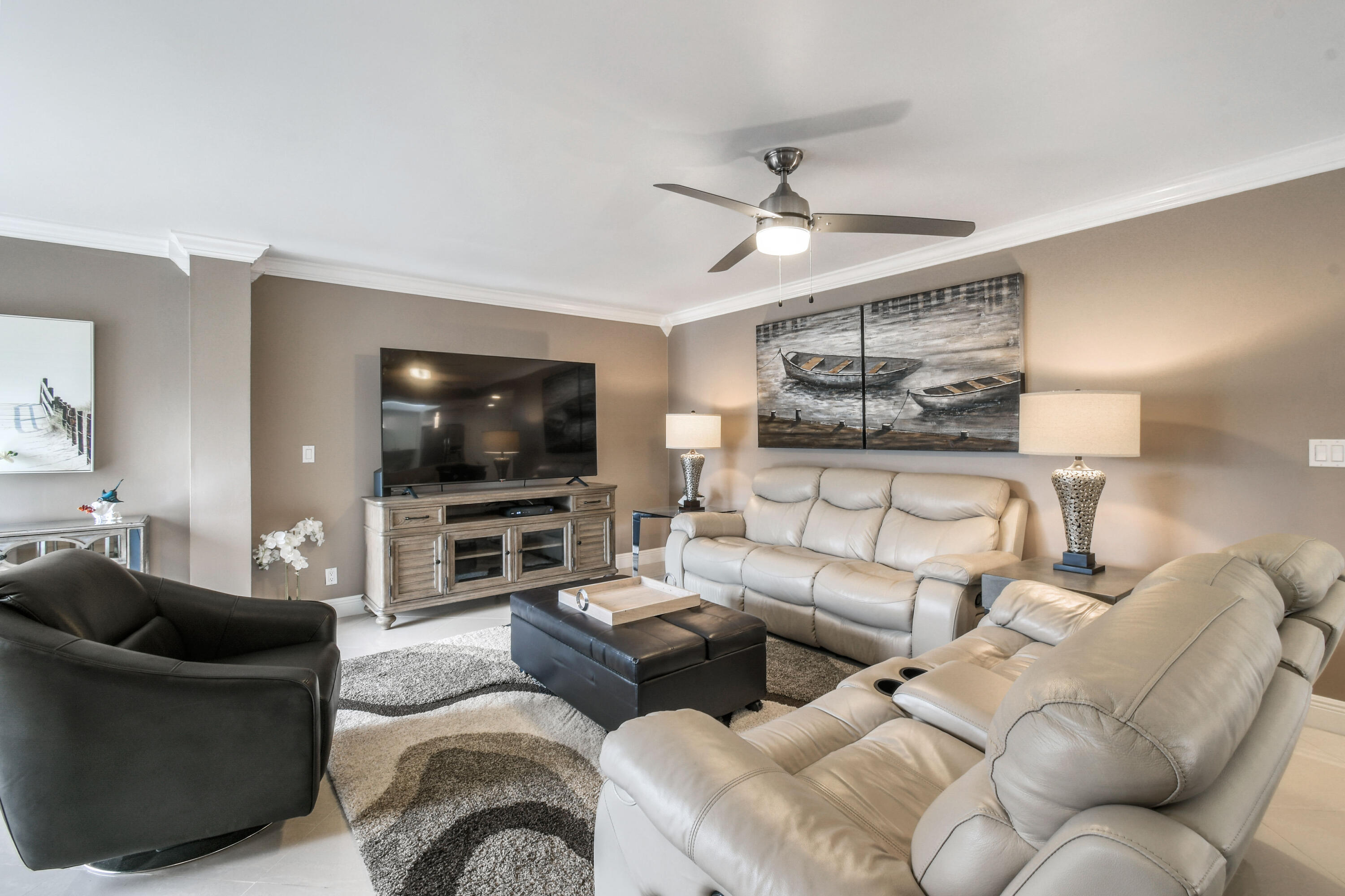 955 Egret Circle Unit: 208