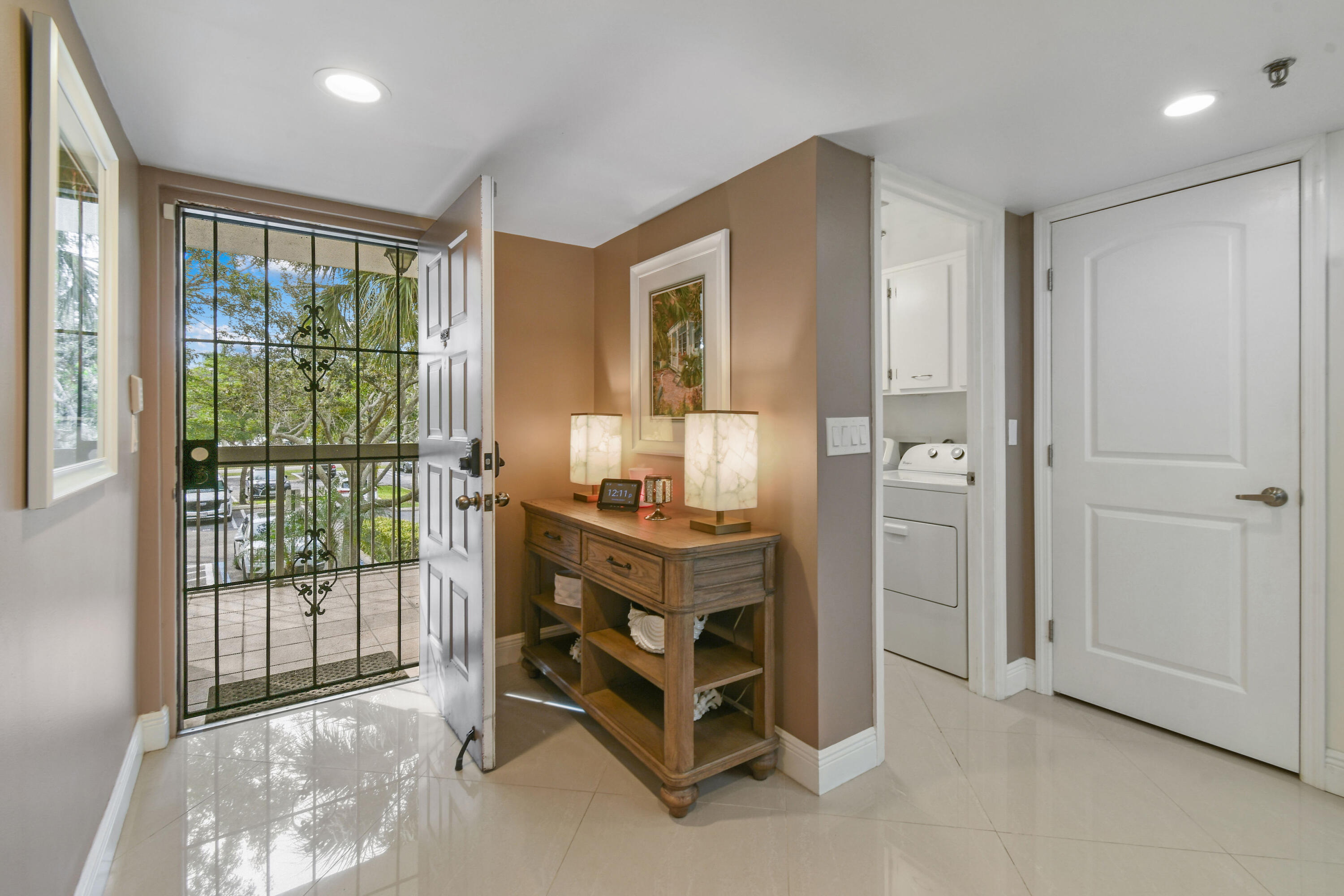 955 Egret Circle Unit: 208