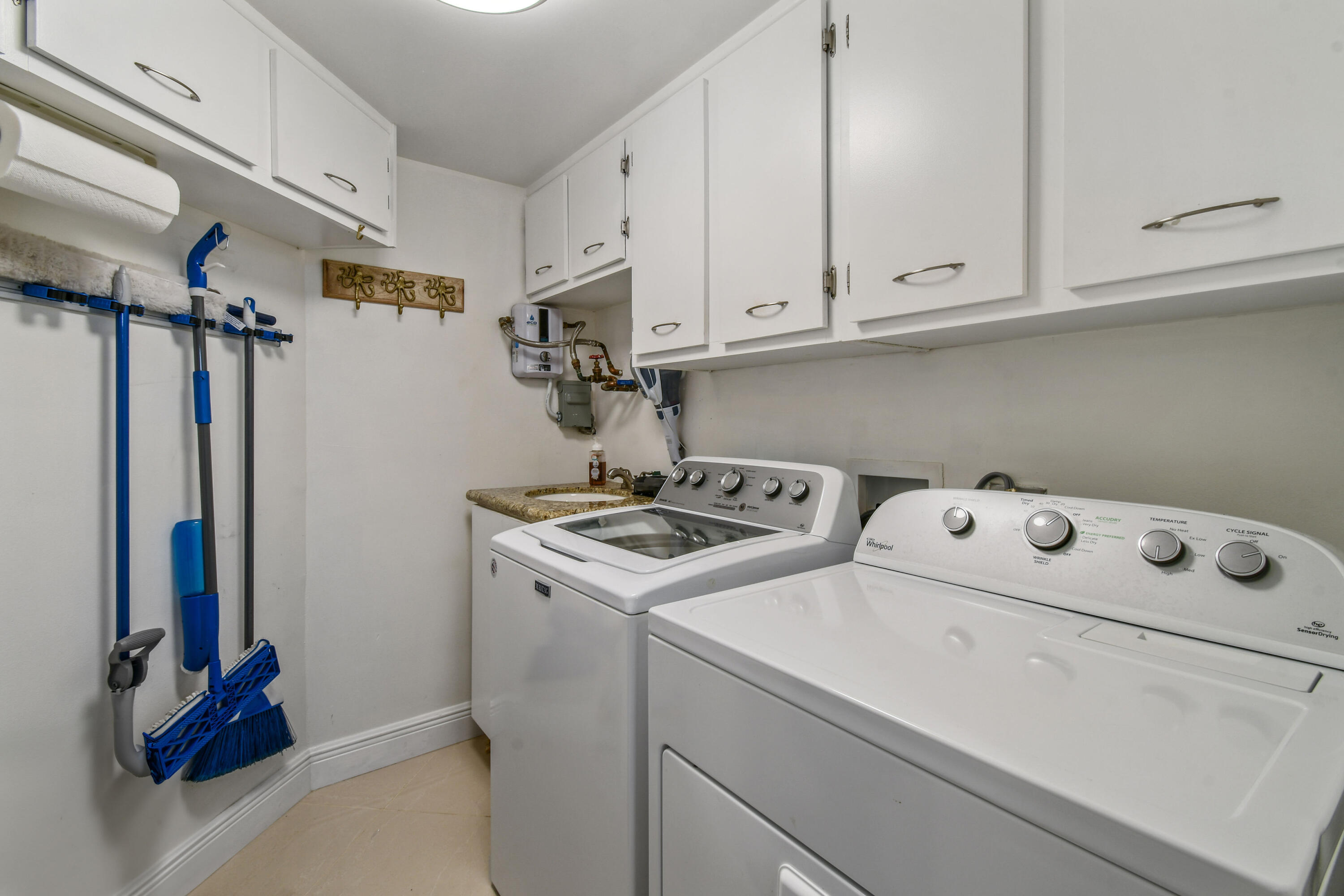 955 Egret Circle Unit: 208