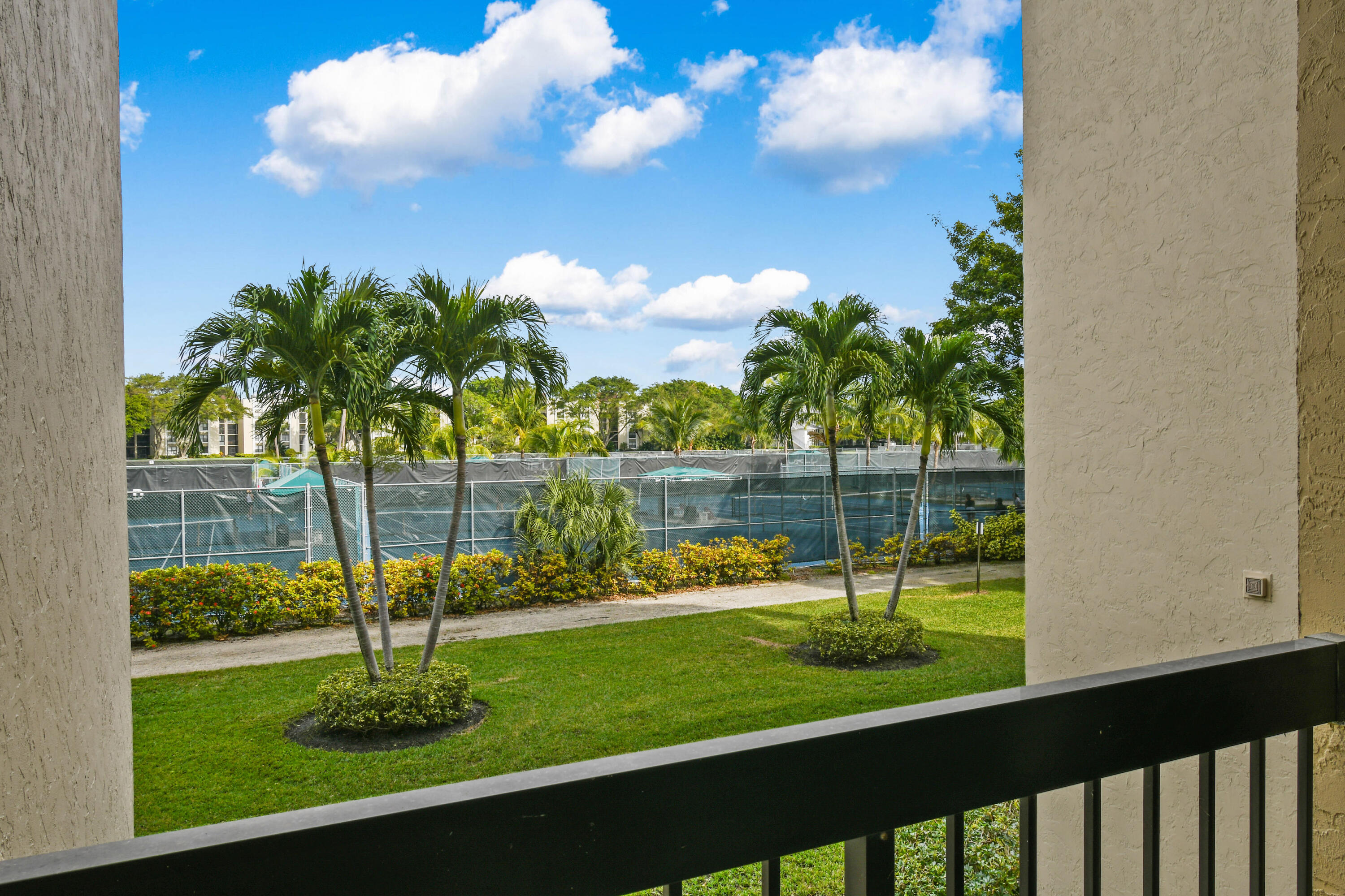 955 Egret Circle Unit: 208
