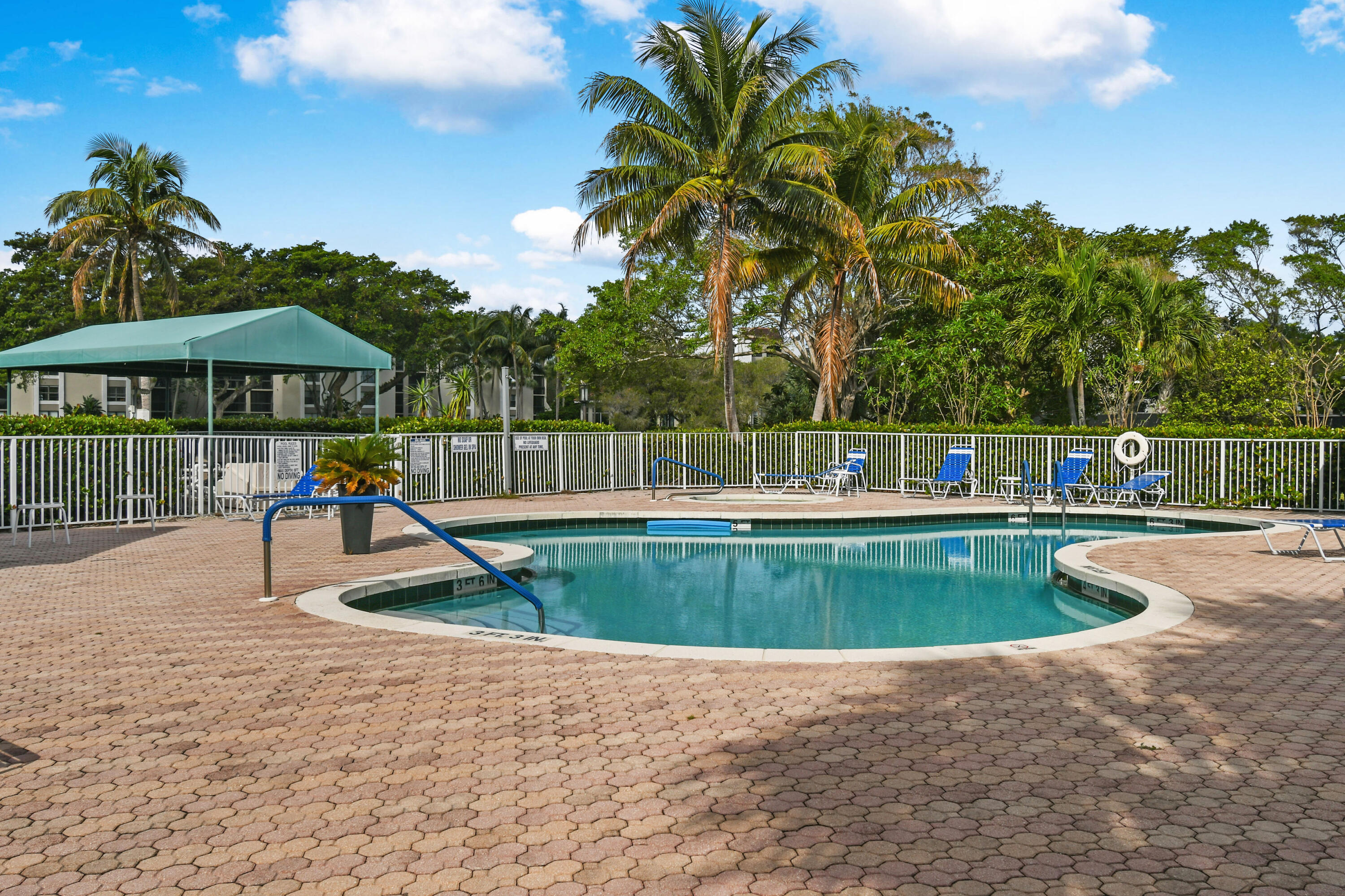 955 Egret Circle Unit: 208