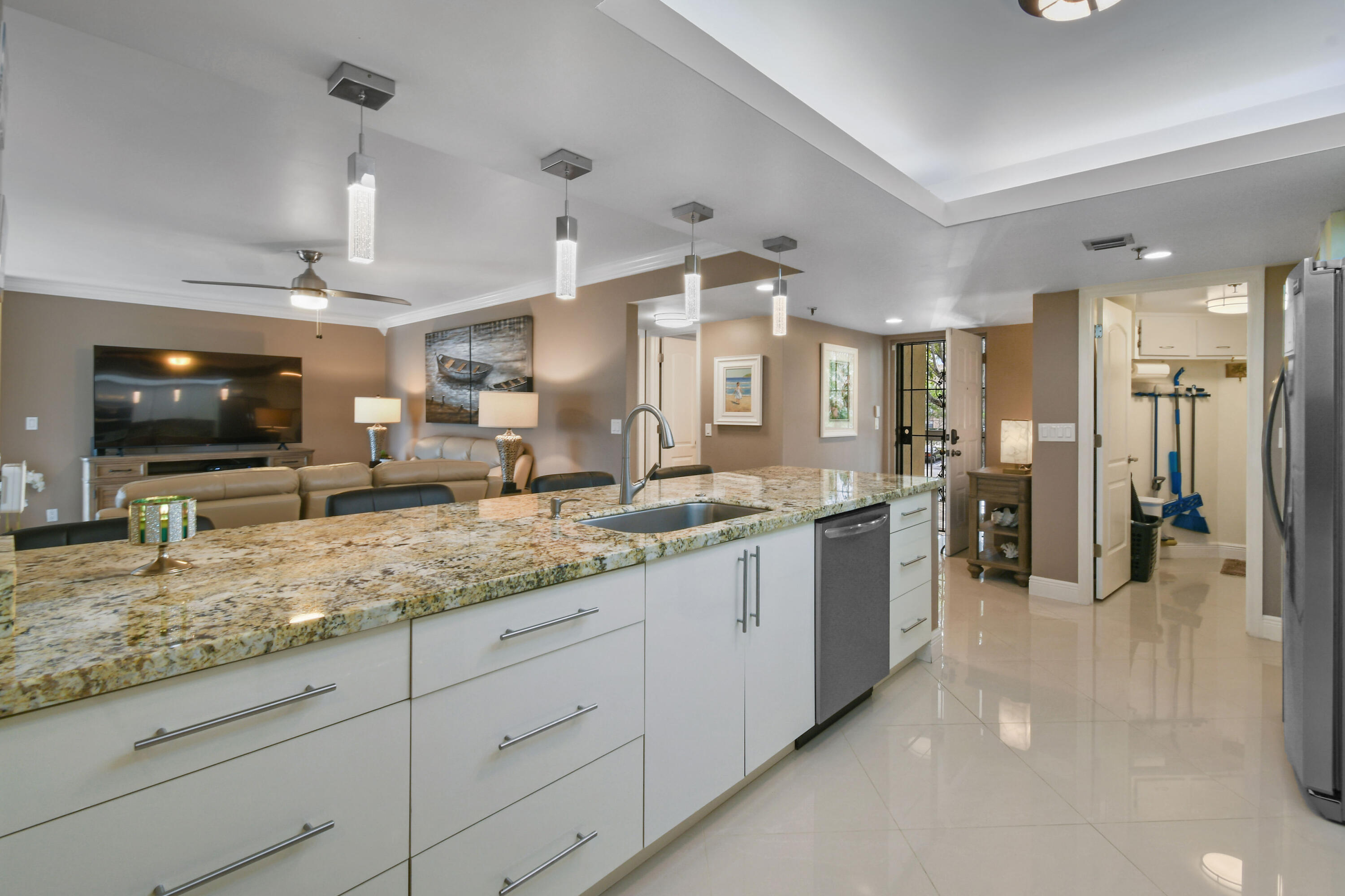 955 Egret Circle Unit: 208