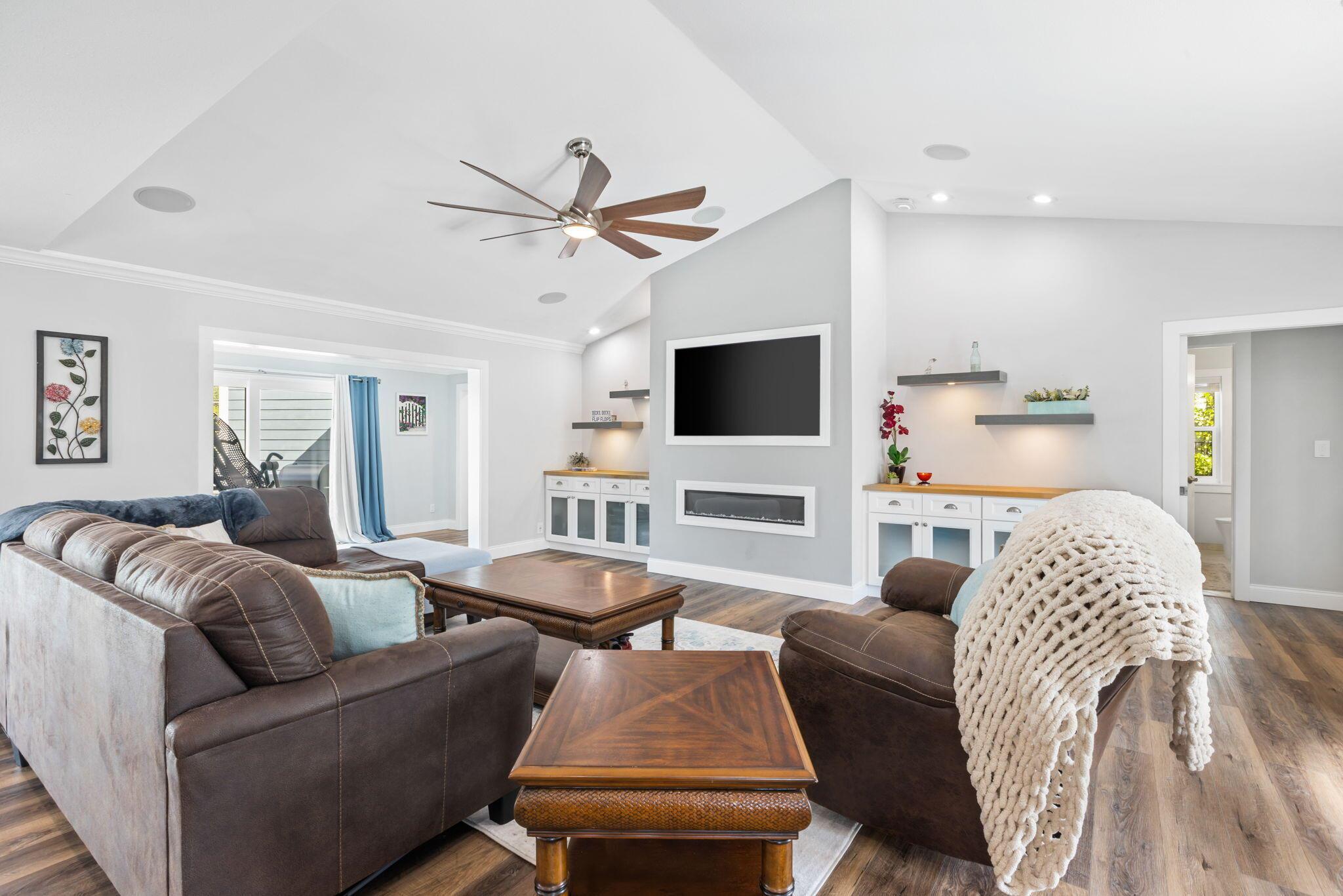 610 SW Bittern Street