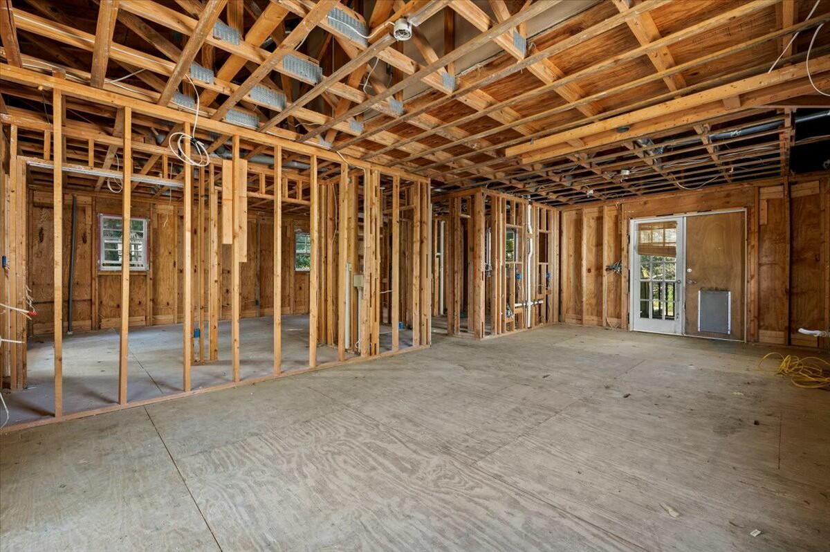 17647 112th Drive N
