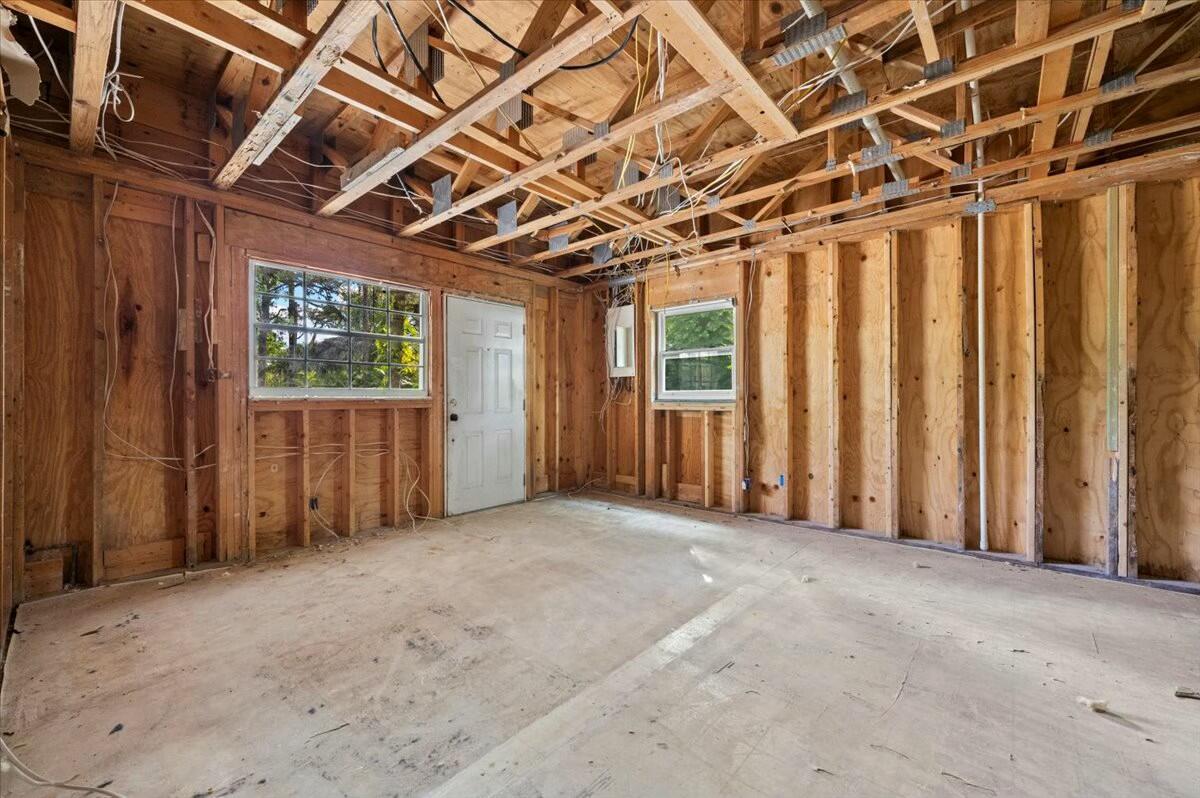 17647 112th Drive N