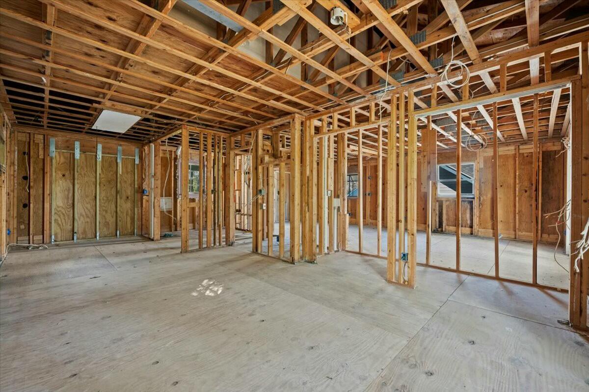 17647 112th Drive N
