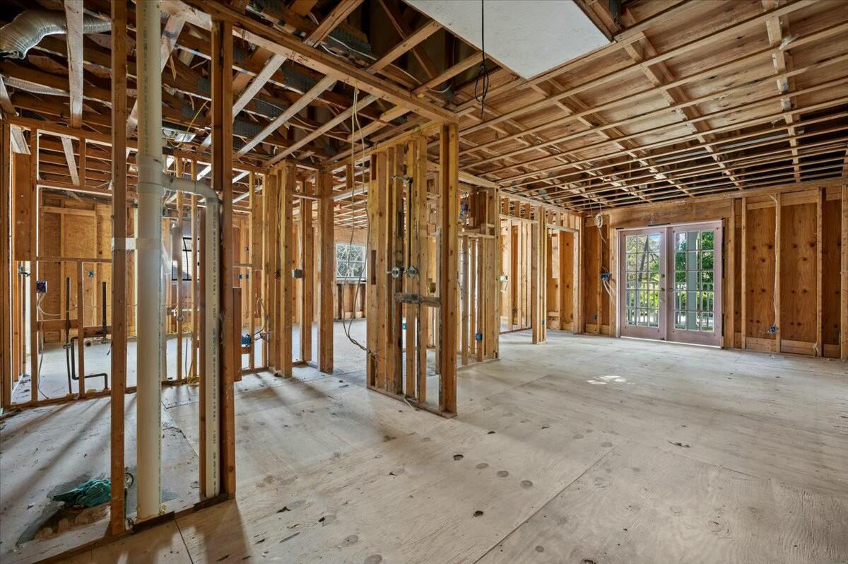 17647 112th Drive N