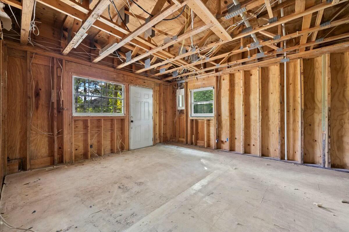 17647 112th Drive N