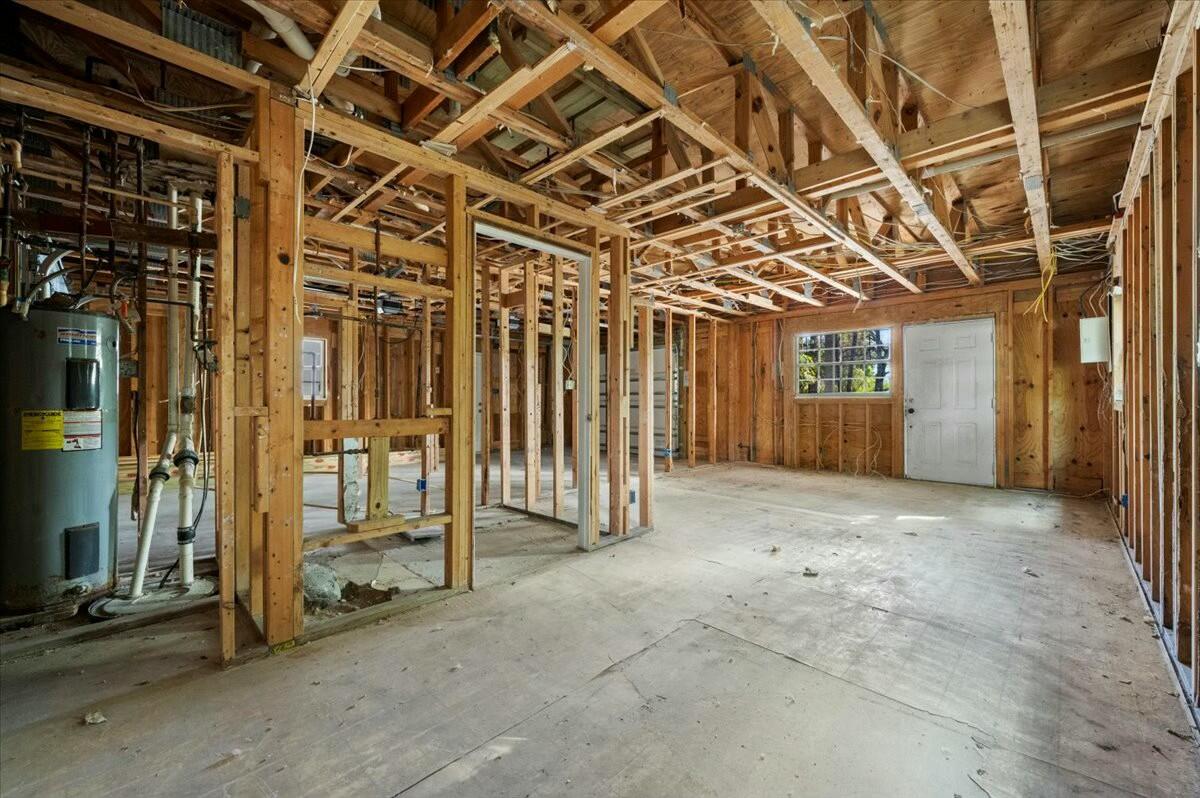 17647 112th Drive N