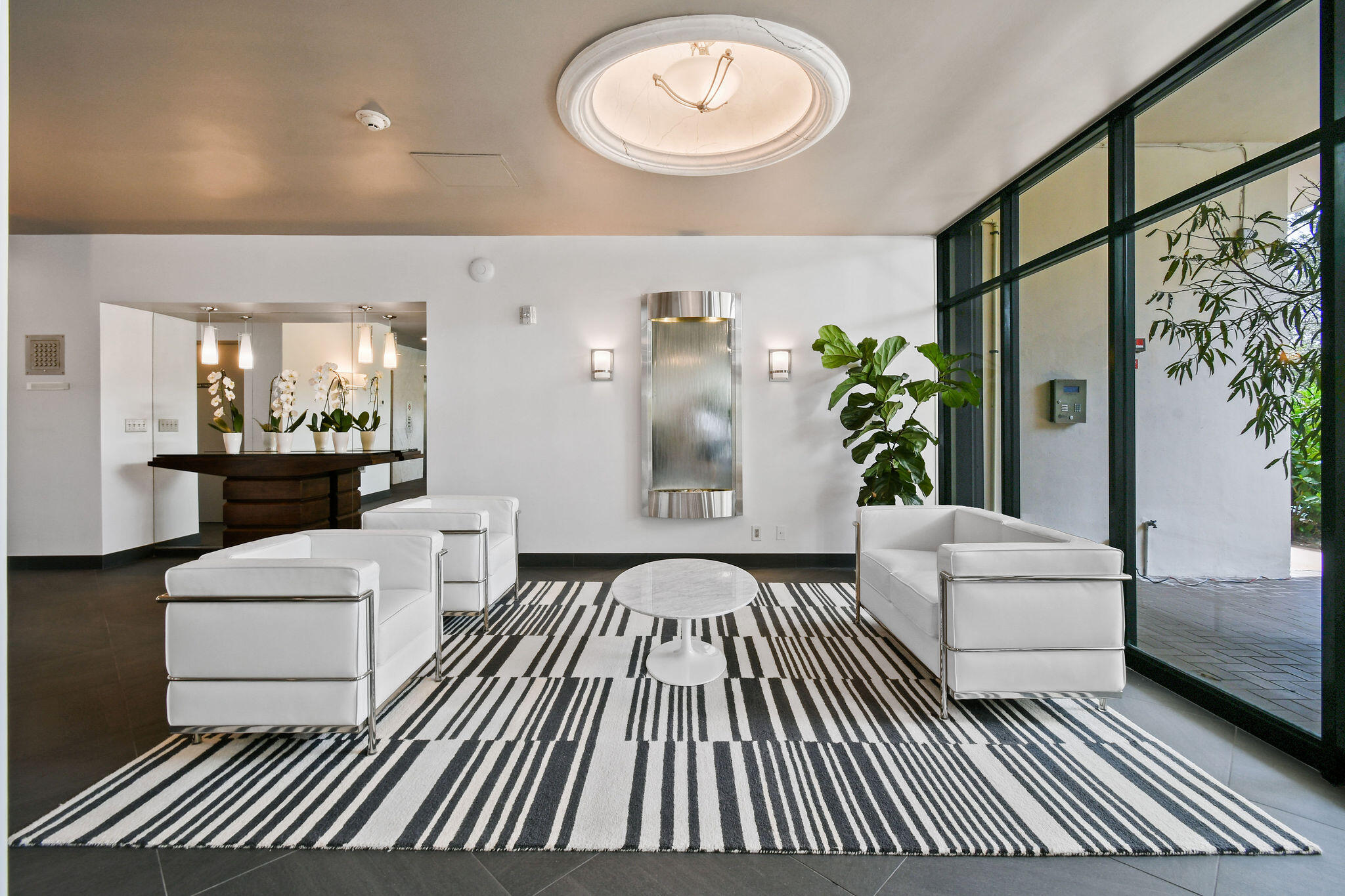 2400 Presidential Way 2006