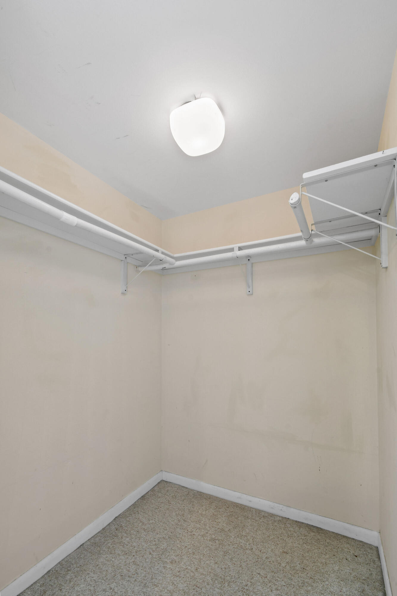 2400 Presidential Way 2006