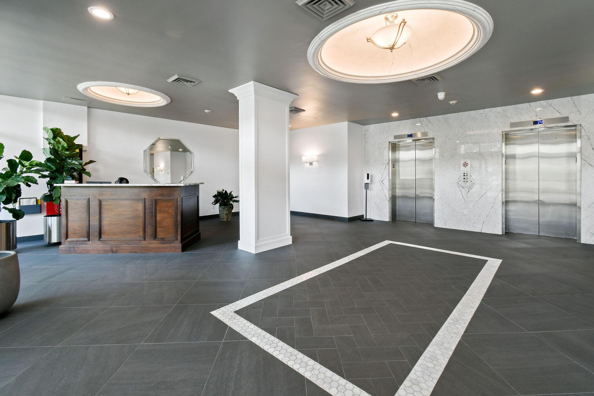 2400 Presidential Way 2006