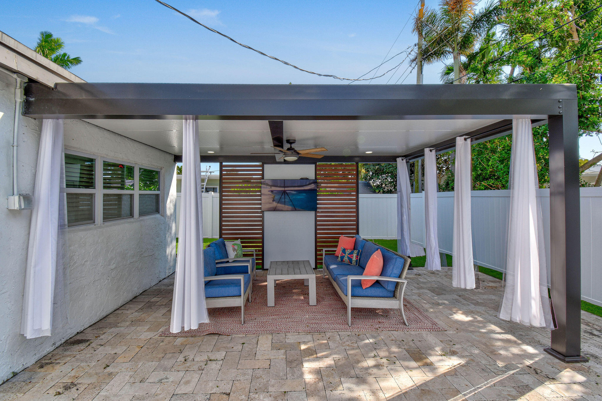 912 SE 15th Court