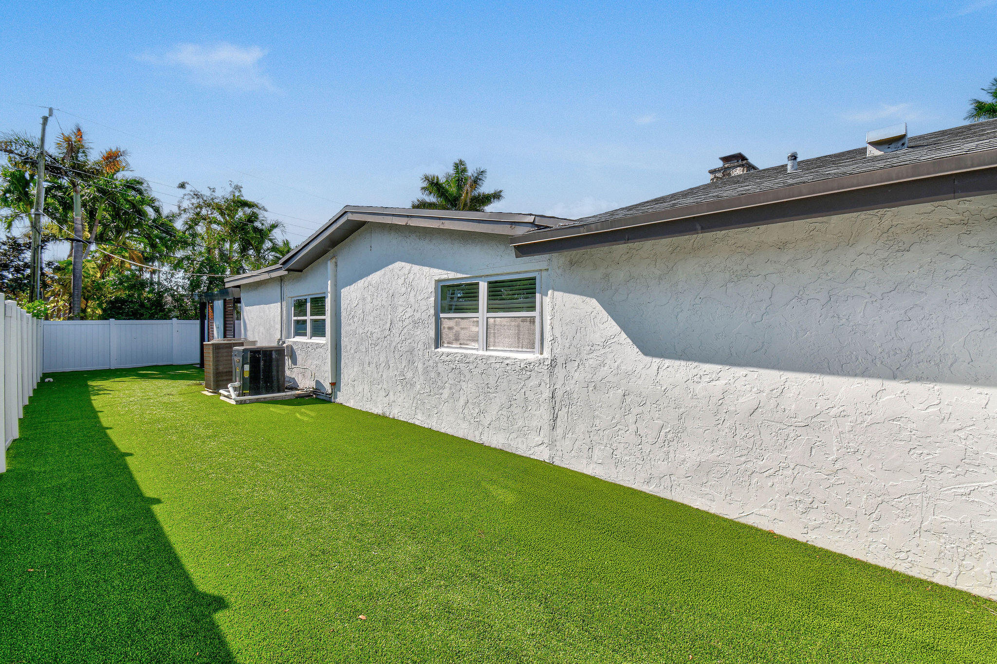 912 SE 15th Court