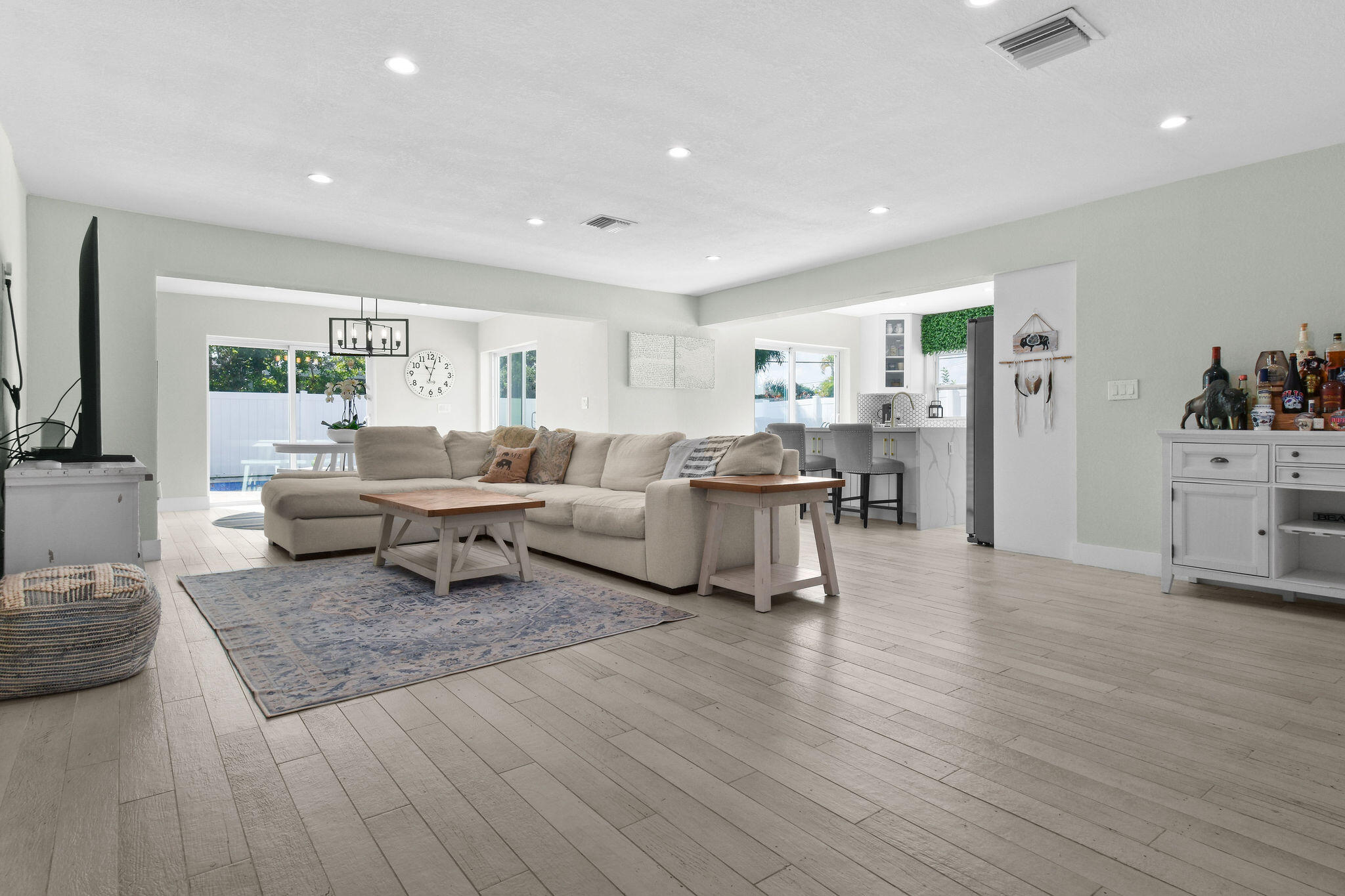 912 SE 15th Court