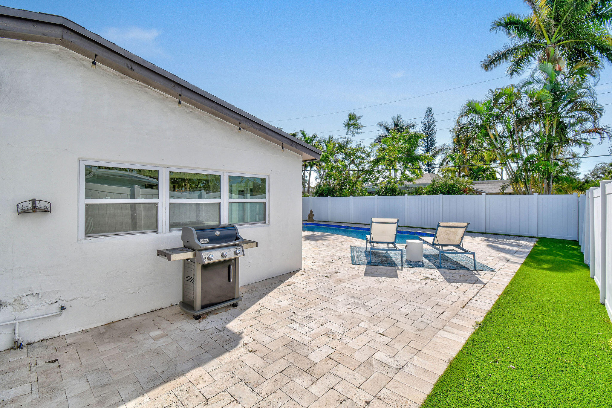 912 SE 15th Court