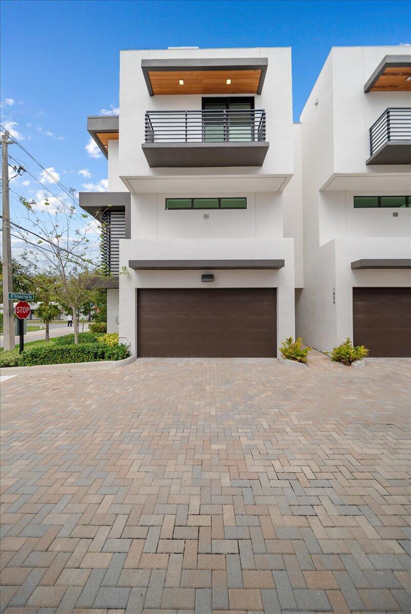 1052 N Victoria Park Road, Fort Lauderdale
