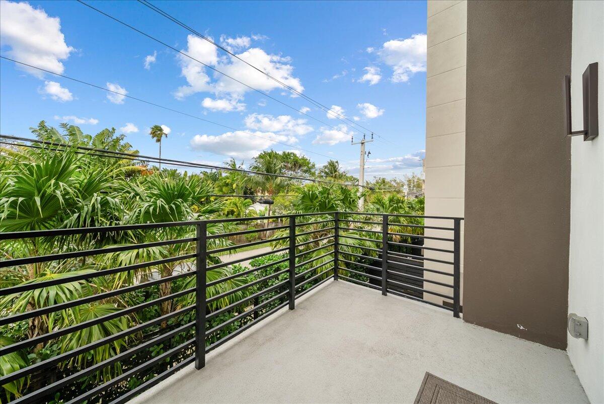 1052 N Victoria Park Road, Fort Lauderdale