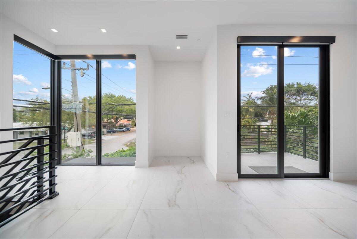 1052 N Victoria Park Road, Fort Lauderdale