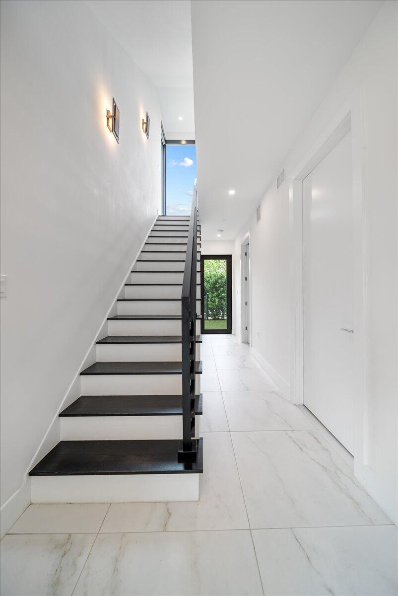 1052 N Victoria Park Road, Fort Lauderdale