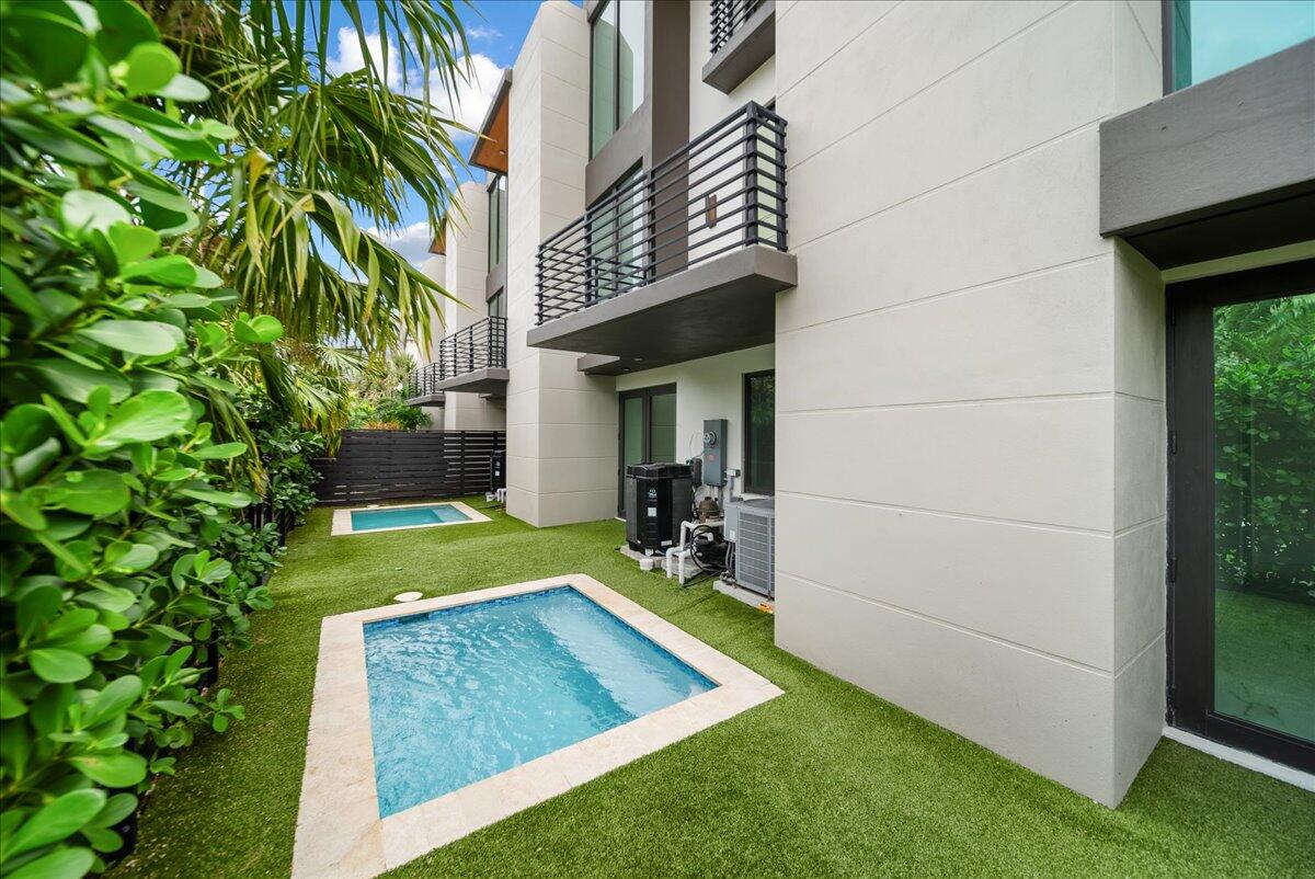 1052 N Victoria Park Road, Fort Lauderdale