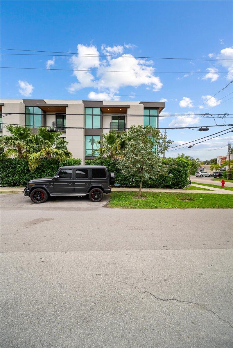 1052 N Victoria Park Road, Fort Lauderdale