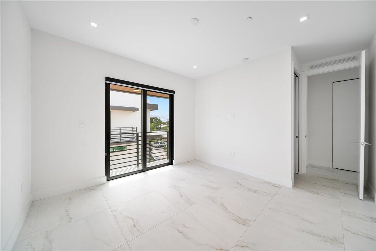 1052 N Victoria Park Road, Fort Lauderdale