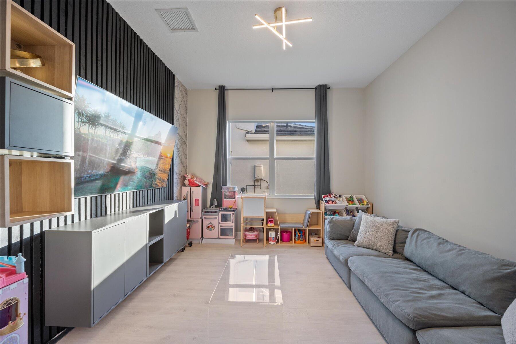 15113 Courtland Court