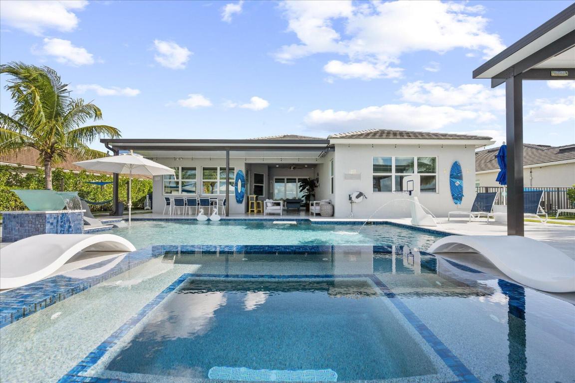 15810 Goldfinch Circle