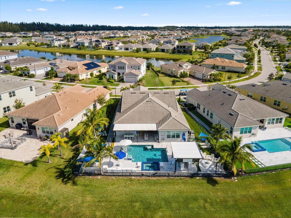 15810 Goldfinch Circle