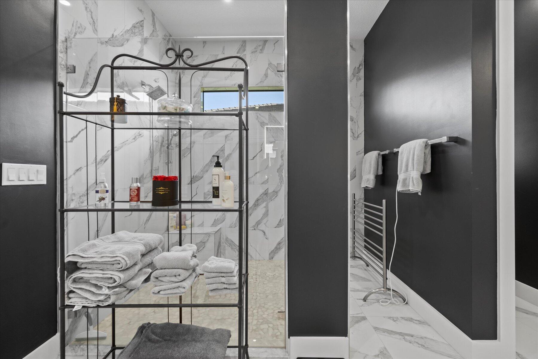 5582 Saint Armands Way