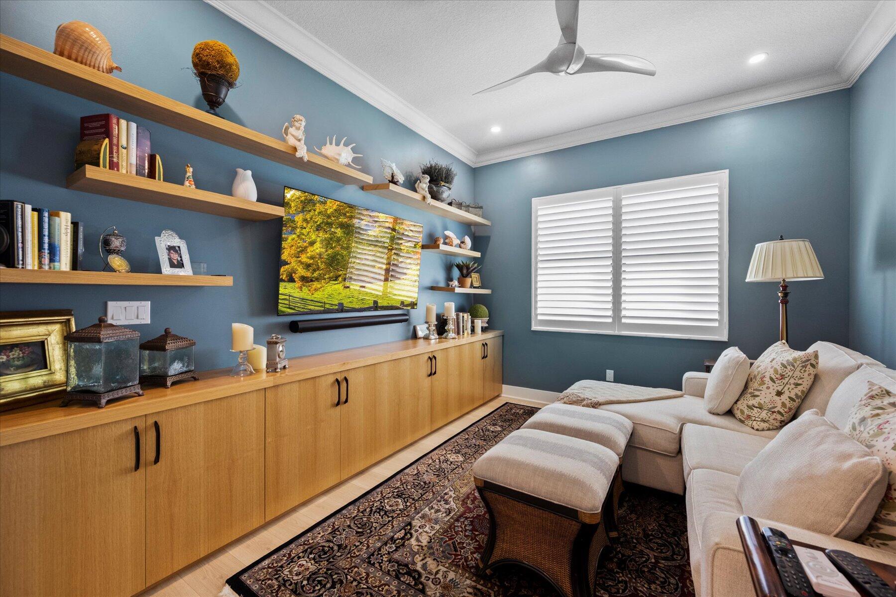 5582 Saint Armands Way